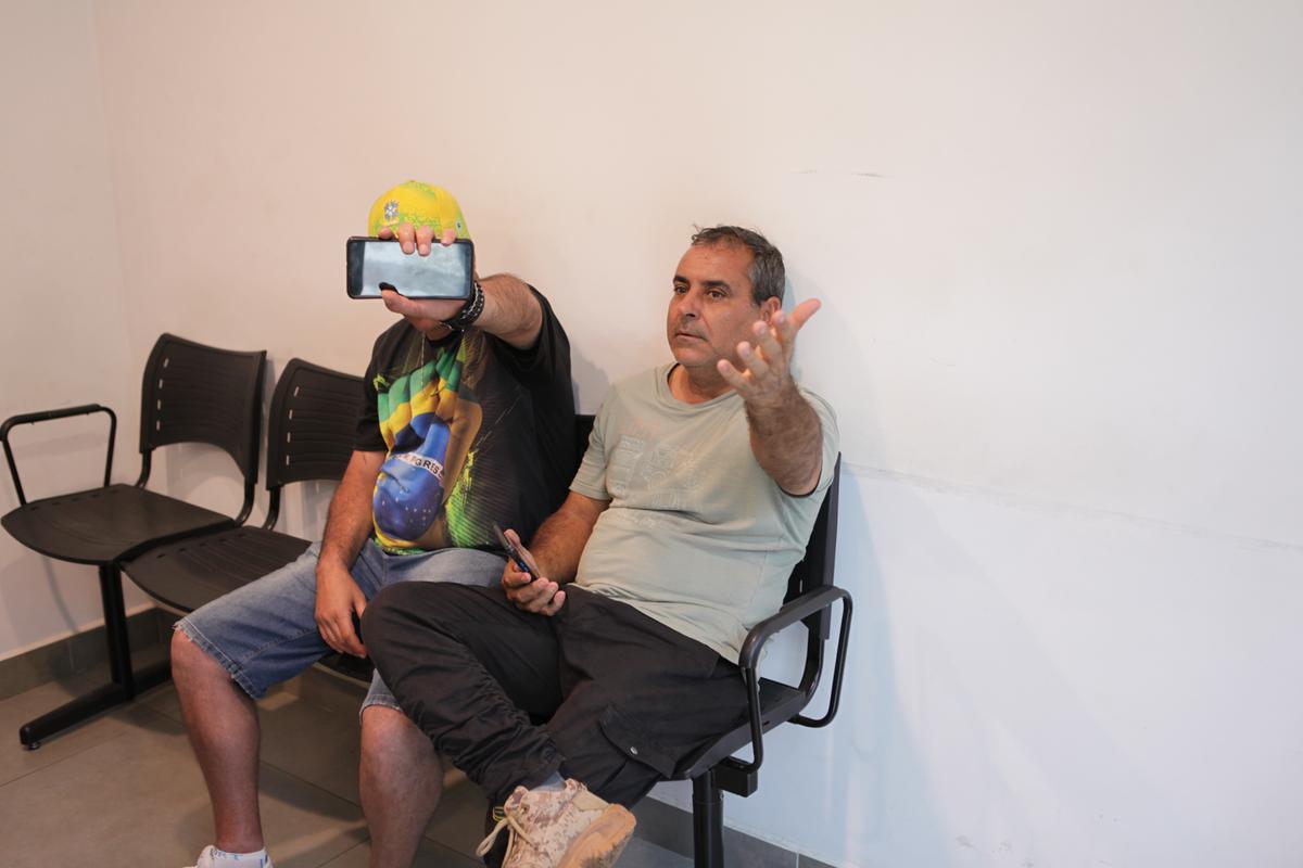 Bolsonaristas detidos pela Polícia por desacato tentaram intimidar a reportagem do Correio Popular (Rodrigo Zanotto)