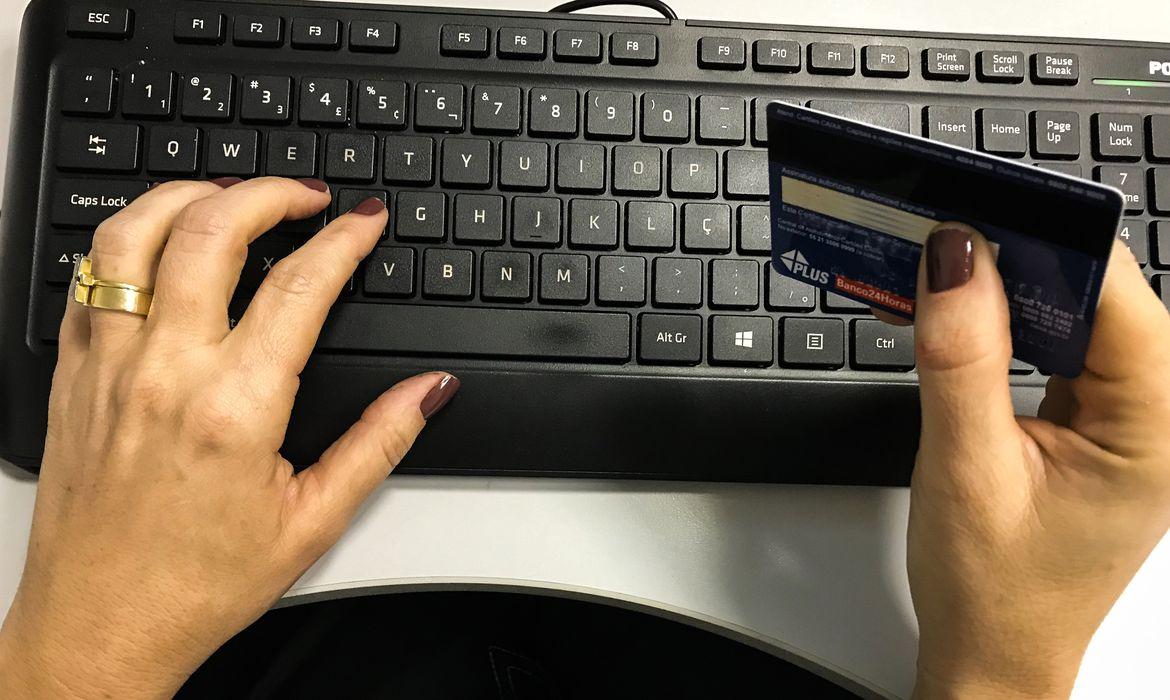 No Brasil, a Senacon e o Inmetro estarão orientando os consumidores (Marcello Casal Jr/ Agência Brasil)