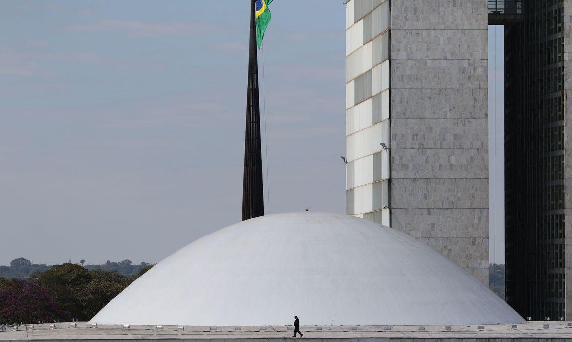 Projeções de receitas e despesas totalizam R$ 5,2 trilhões (Fabio Rodrigues Pozzebom/ Agência Brasil)