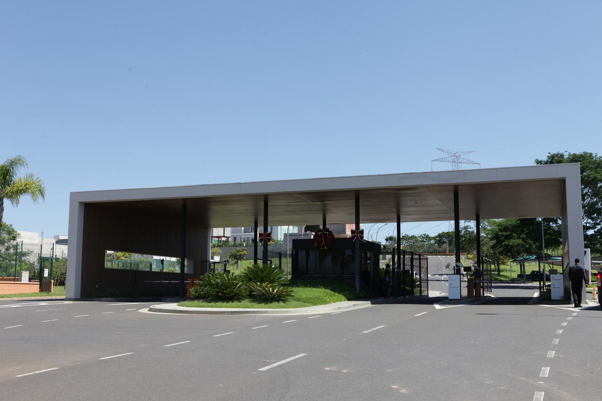 Portaria do Condomínio Aphaville, unidade 3, que foi alvo de uma ação criminosa esta semana em Campinas (Rodrigo Zanotto)