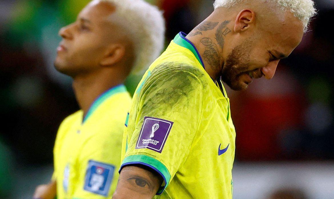 Jogadores desabafam um dia após a eliminação do Brasil na Copa (Reuters/ Suhaib Salem)