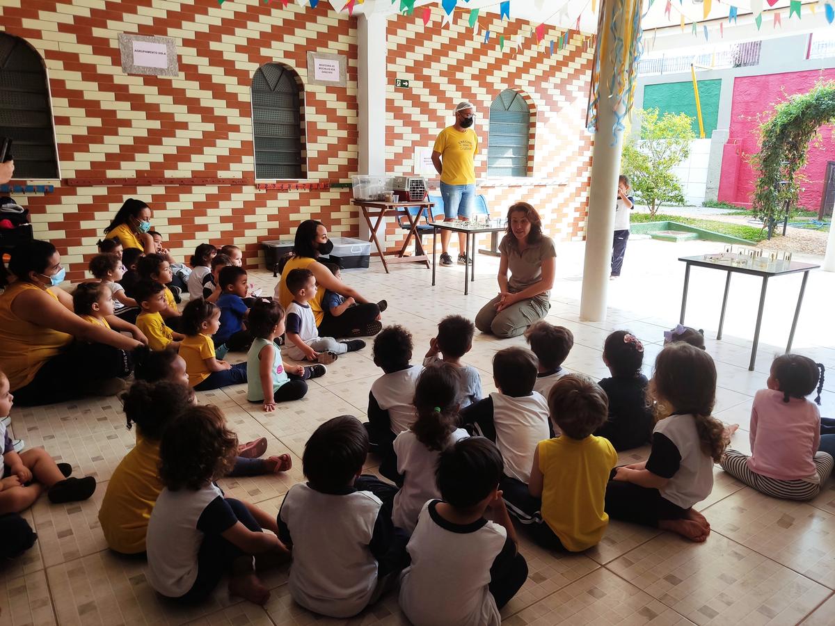 Projeto tem o propósito de levar educação ambiental a crianças, jovens e adultos, com o intuito de trabalhar a educação vivencial, transformando a convivências com as várias espécies de animais (Divulgação)