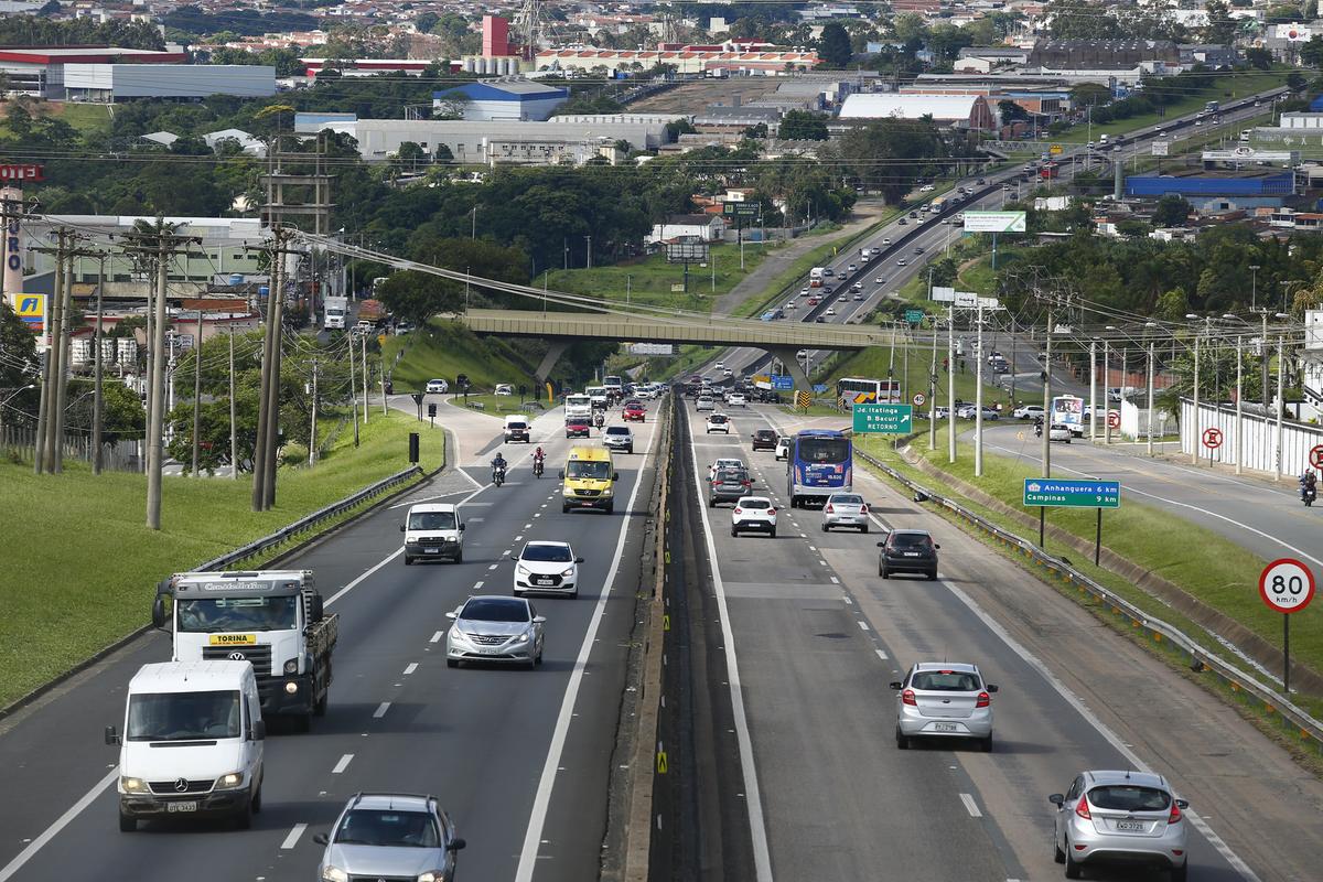 Êxodo causado pelo Natal lota rodovias, Rodoviária e Viracopos Êxodo causado pelo Natal lota rodovias, Rodoviária e Viracopos