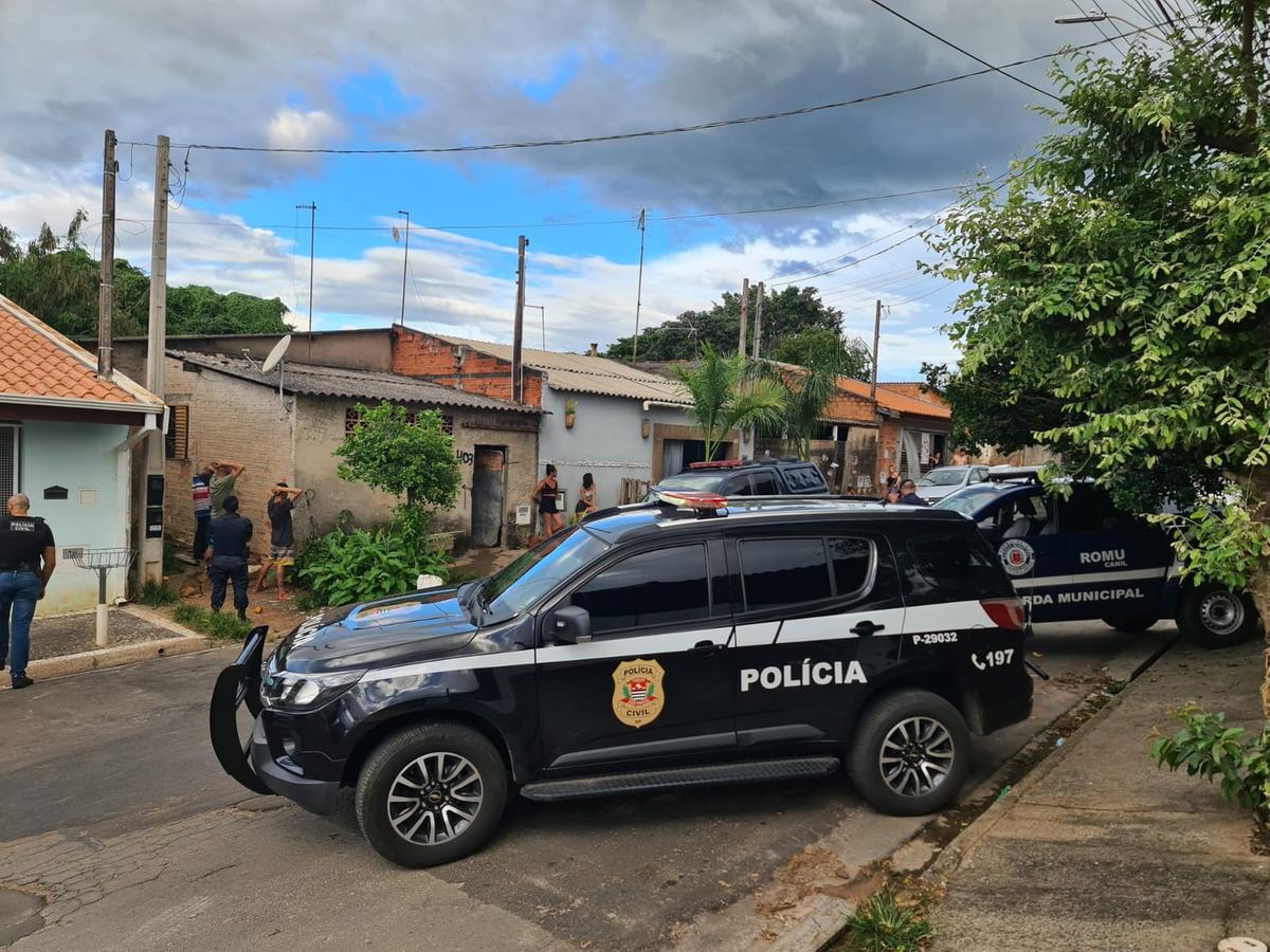 Dez mandados foram cumpridos e três investigados e um adolescente, detidos (Divulgação)