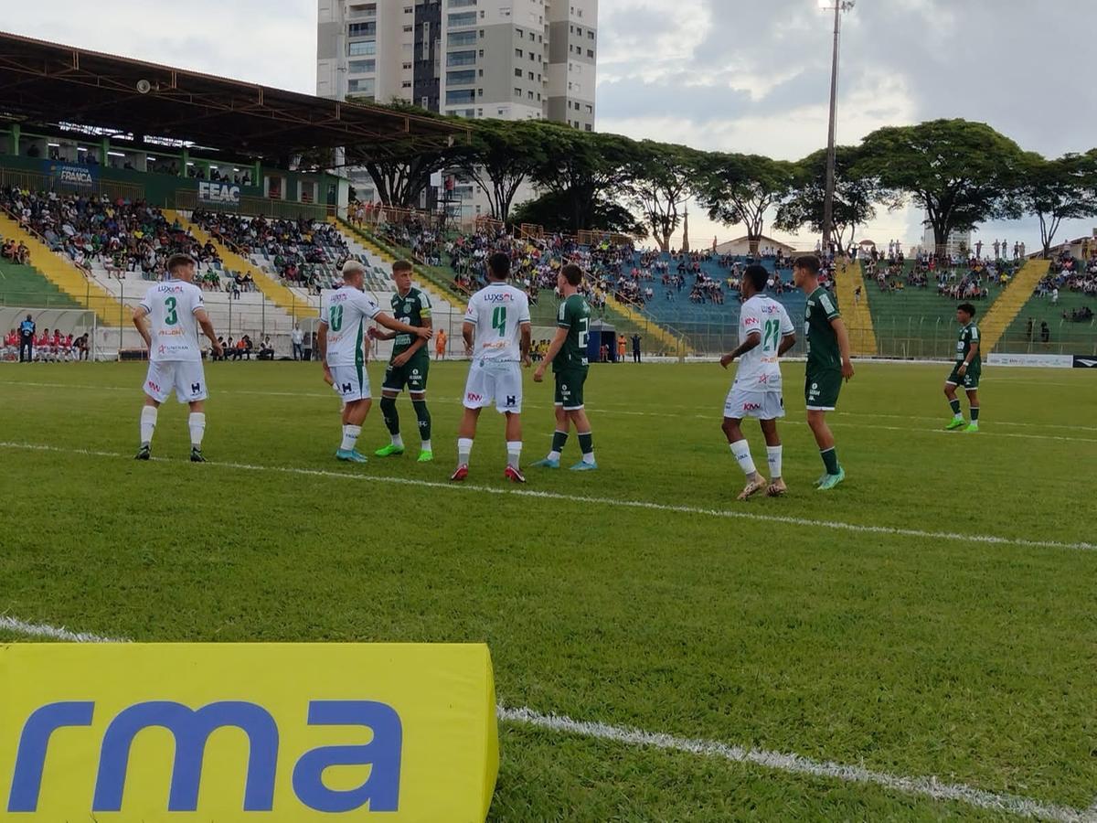 Equipe sub-20 do Guarani mostra força contra os donos da casa (Charlene Resende/Guarani)
