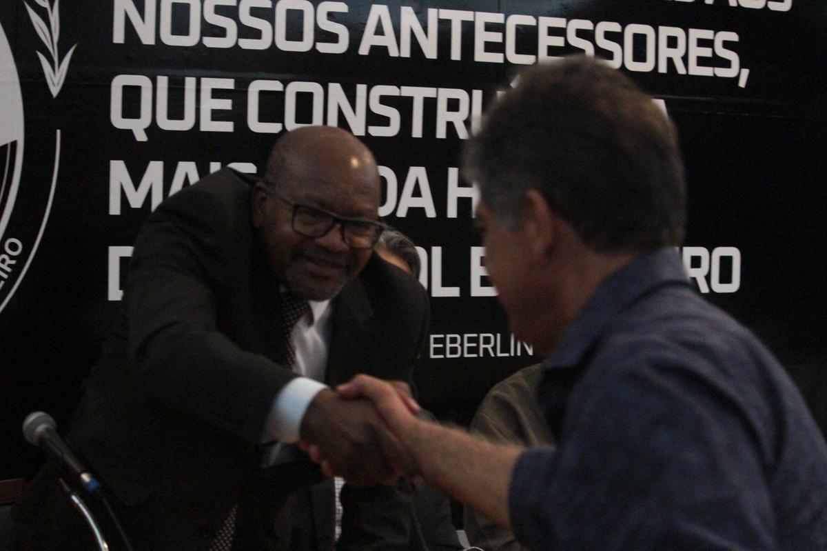 O presidente do Conselho, Tagino Alves, e Eberlin: finanças em foco (Diego Almeida/Pontepress)