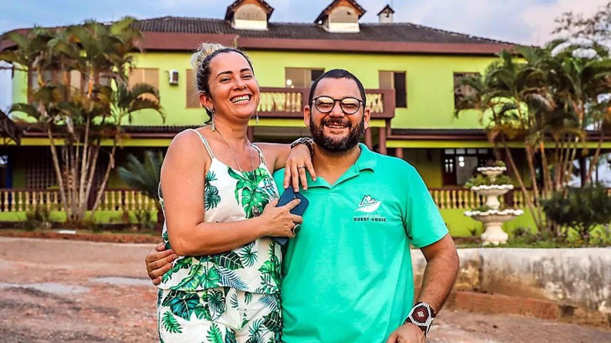 O gerente de Recursos Humanos Adriano Pimenta e a professora Leila Mendes Guimarães Pimenta, casados há mais de 12 anos, quase sucumbiram à separação durante a pandemia (Arquivo Pessoal)