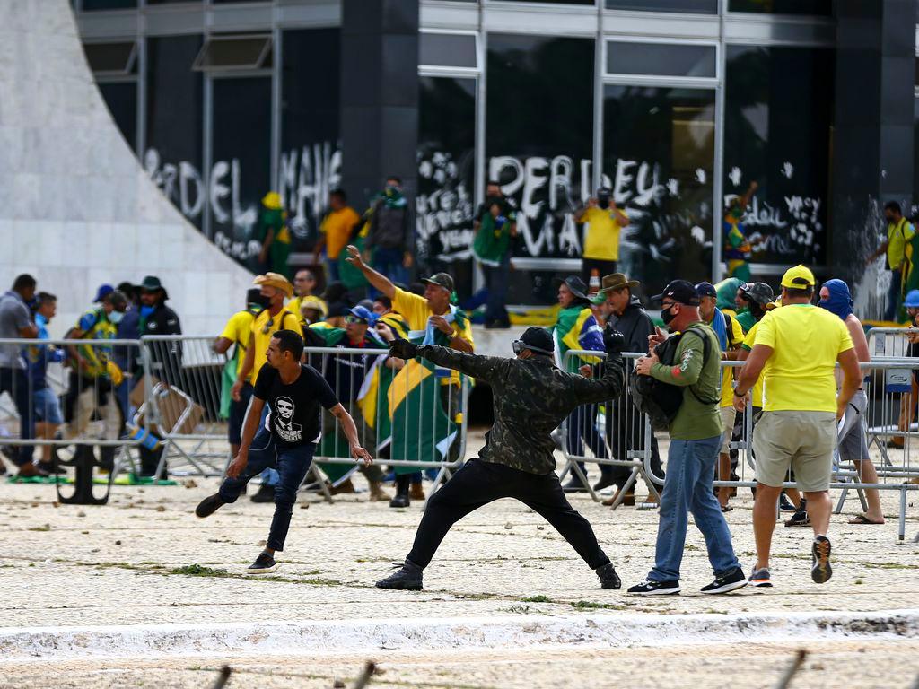 Bolsonaristas invadem Congresso, STF e Palácio do Planalto. (Marcelo Camargo/Agência Brasil)
