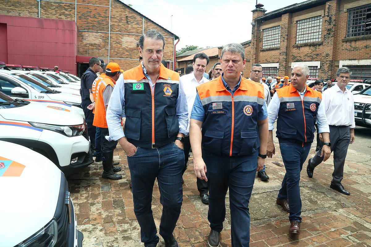 O governador Tarcísio de Freitas em visita na sexta-feira a Piracicaba: as recorrentes enchentes em Monte Mor e Capivari levam à percepção de que é preciso intervir imediatamente (Christiano Dihel Neto/ Gazeta de Piracicaba)