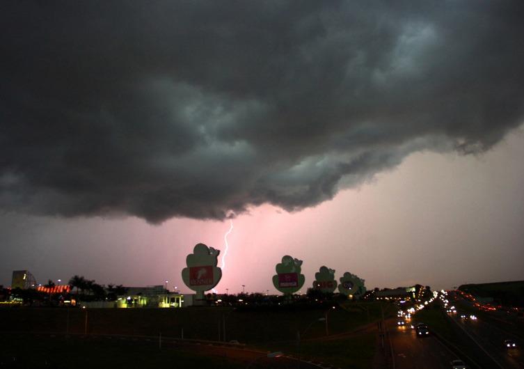 Defesa Civil emite alerta de risco meteorológico para região de Campinas (Carlos Bassan)