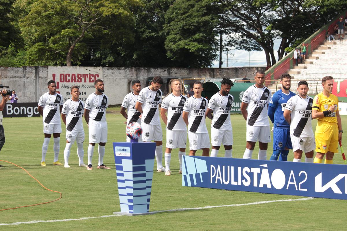Hélio dos Anjos pode repetir escalação da vitória contra o Velo Clube (Diego Almeida/PontePress)