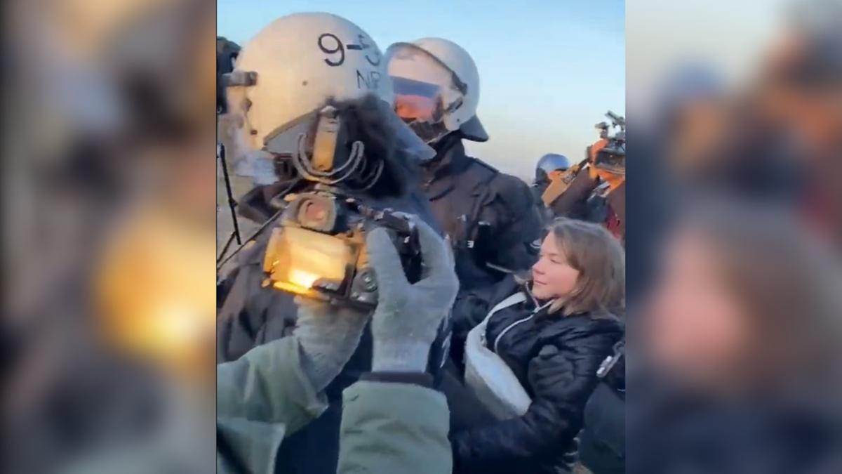 Greta Thunberg é detida pela polícia em protesto na Alemanha (Reprodução/ Twitter)