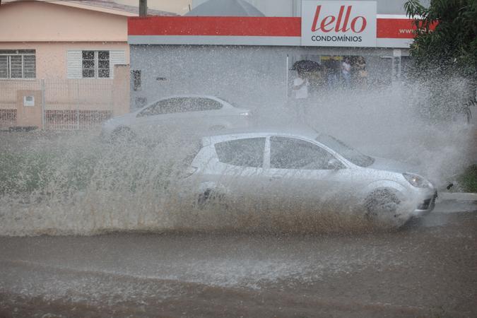 Chuva em Campinas (Kamá Ribeiro)