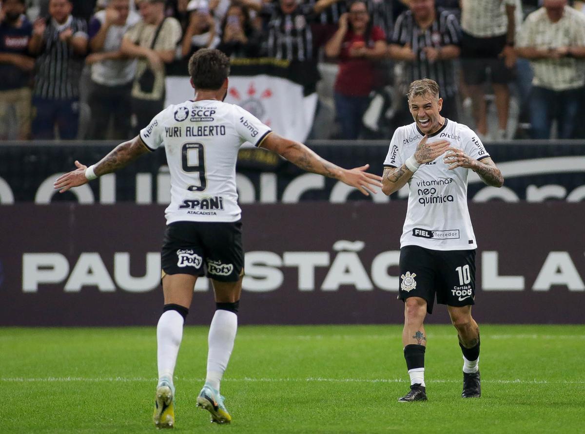 Os artilheiros da noite: Yuri Alberto (1) e Róger Guedes (2) (Rodrigo Coca/ Ag. Corinthians)