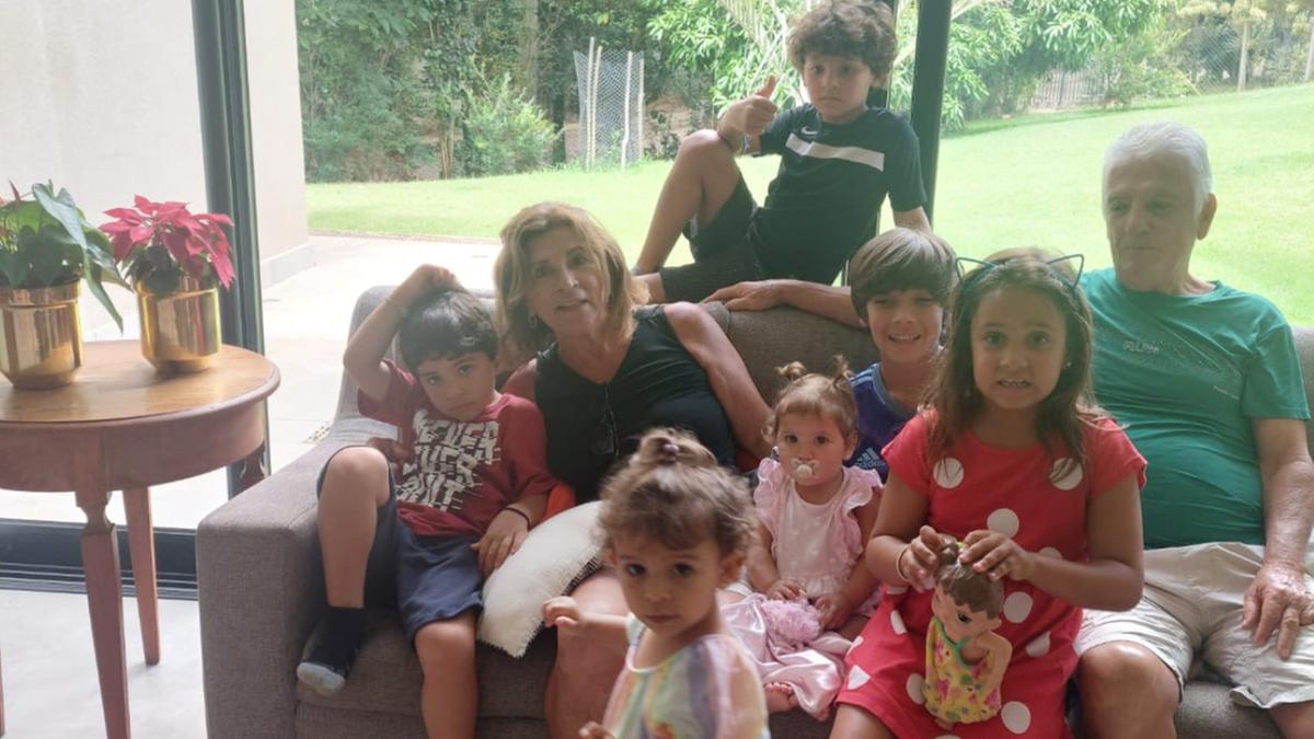 Tranquilo, com saúde e disposição, Marco Aurélio comemorou os 71 anos de vida na última sexta-feira ao lado dos netos (Divulgação)