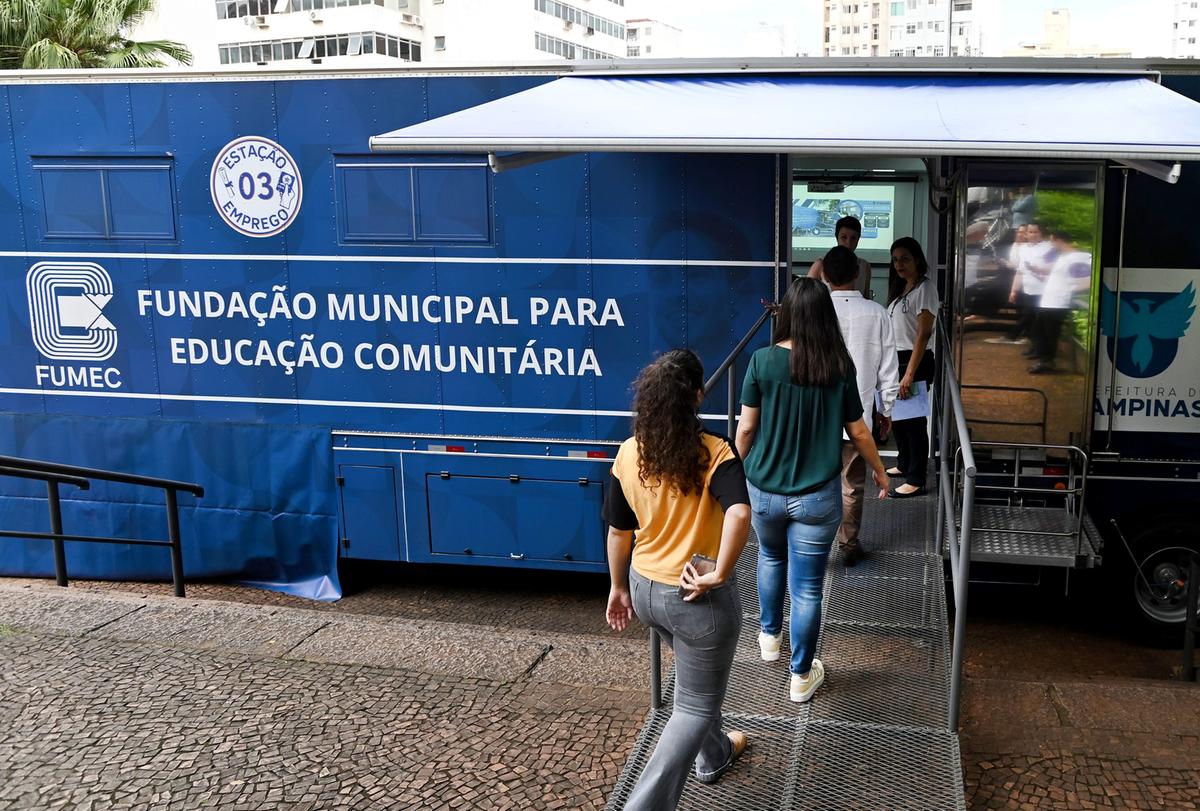 Carreta itinerante da Fumec que recebe os jovens que desejam se formar em um curso técnico do Ceprocamp (Carlos Bassan/ PMC)