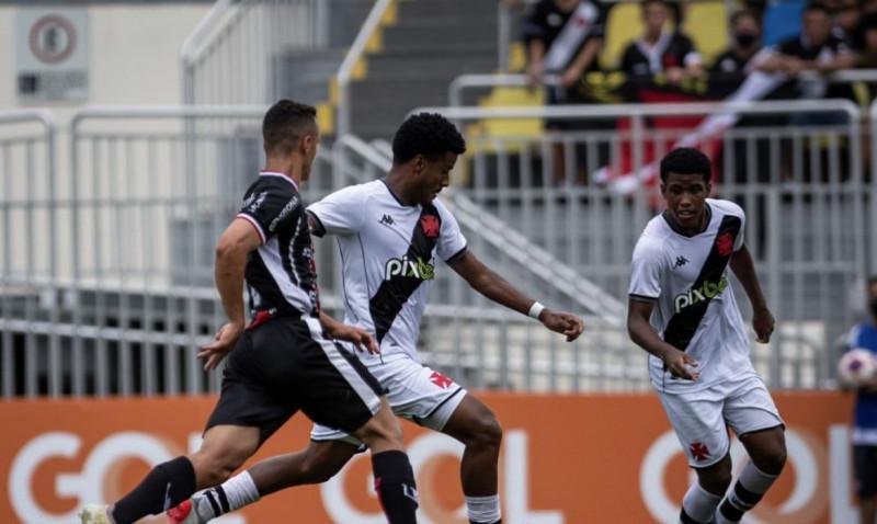 Melhor ataque, Vasco goleia novamente e avança na Copa São Paulo 
