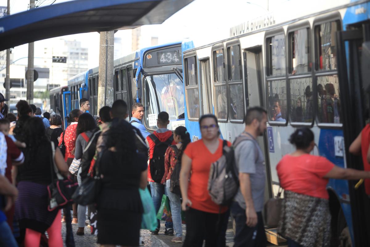 Prefeitura de Campinas exigirá no novo processo de licitação que as empresas vencedoras entreguem ônibus novos, mais confortáveis e silenciosos e menos poluentes para a população (Kamá Ribeiro)