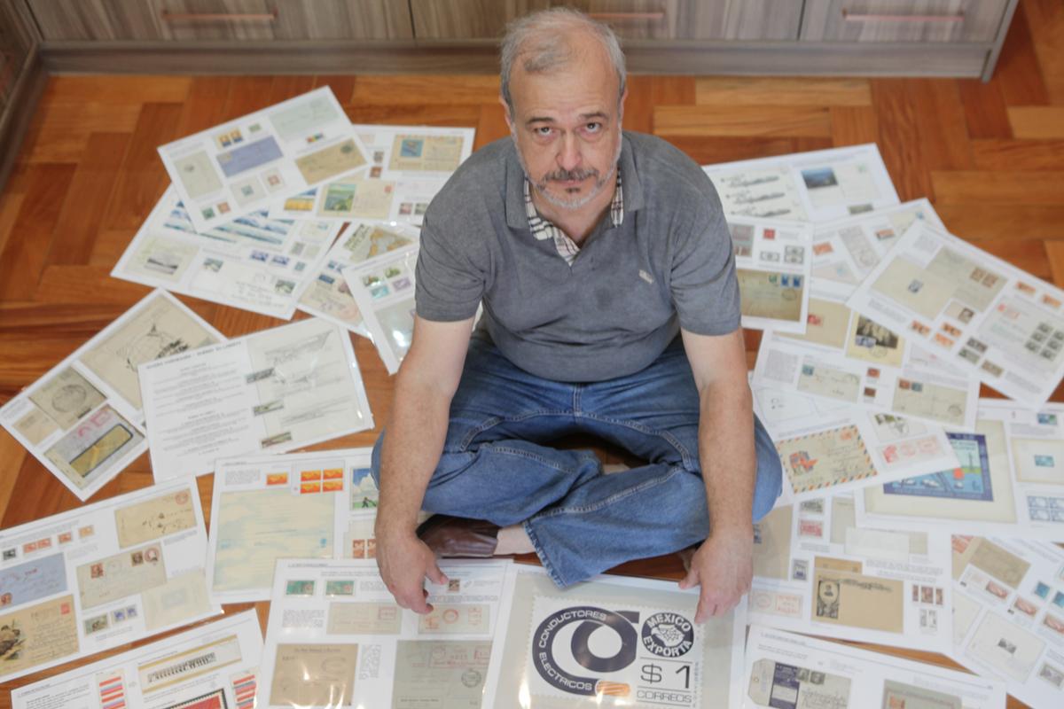 Reinaldo Macedo: colecionar selos está em alta (Rodrigo Zanotto)