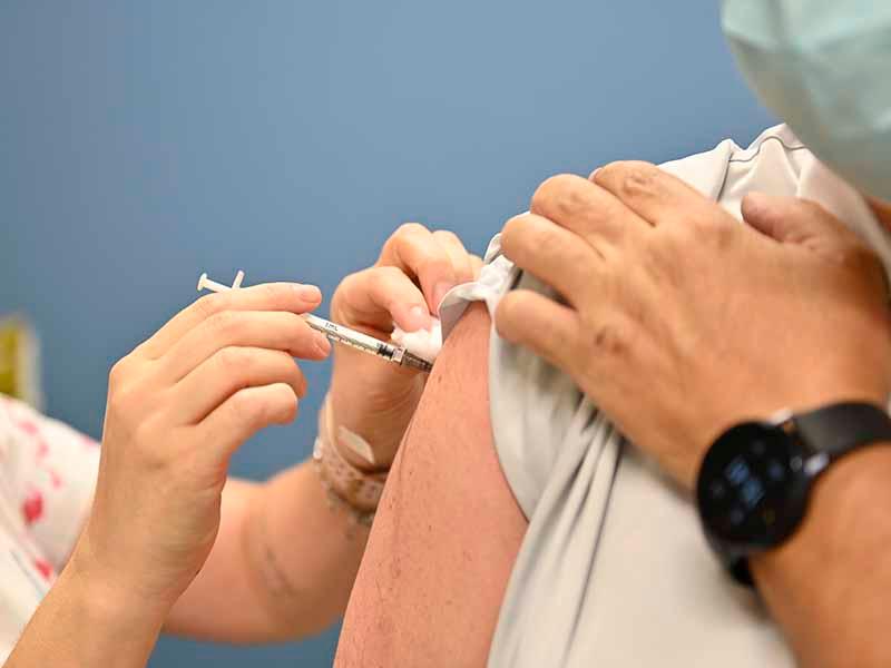 A vacinação com a dose bivalente começou no dia 27 de fevereiro em Campinas (Eduardo Lopes)