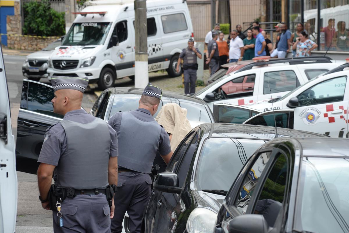 Em um dia agitado, policiais de Campinas prenderam quatro pessoas envolvidas em dois crimes distintos (Alessandro Torres)