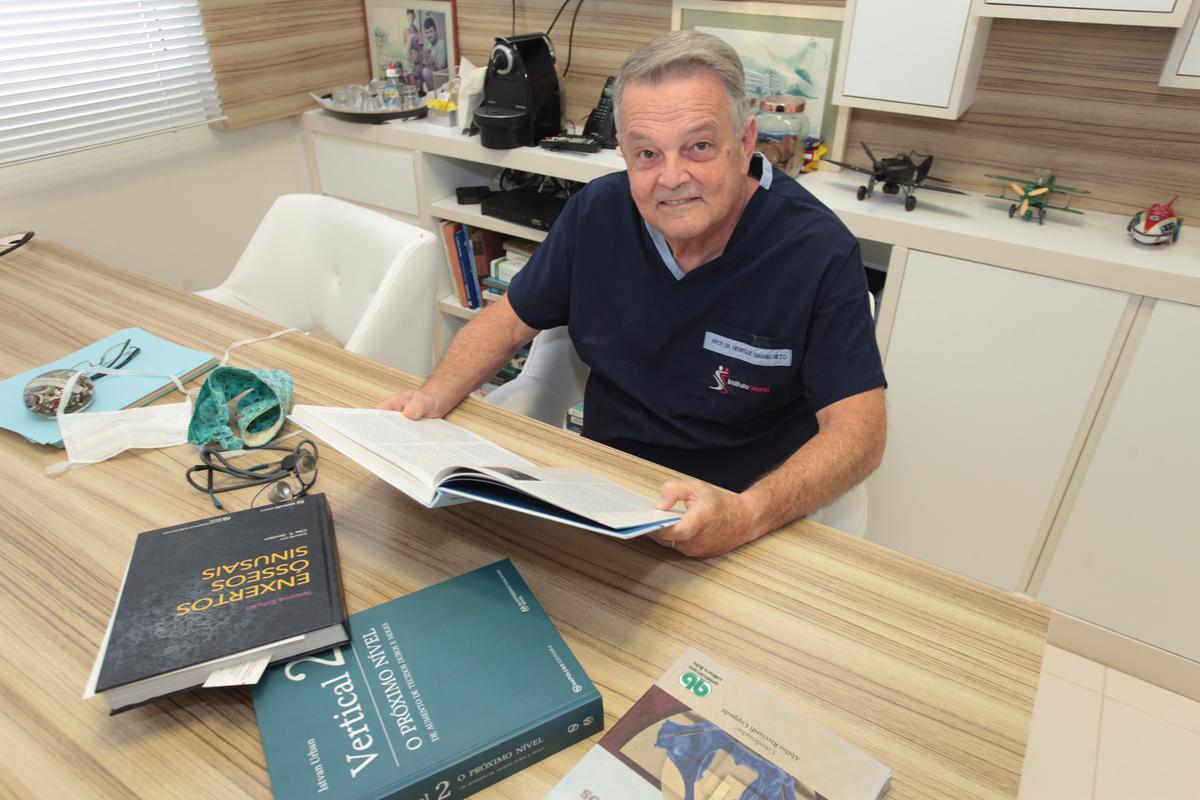 O cirurgião-dentista Henrique Smanio Neto, especialista em implantodontia e professor de pós-graduação da Faculdade São Leopoldo Mandic, de Campinas (Rodrigo Zanotto)