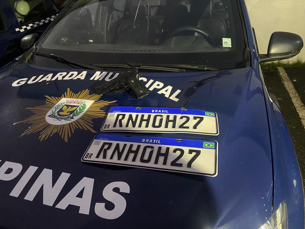 GM encontrou placas de outros carros que seriam usadas para adulteração (Divulgação)