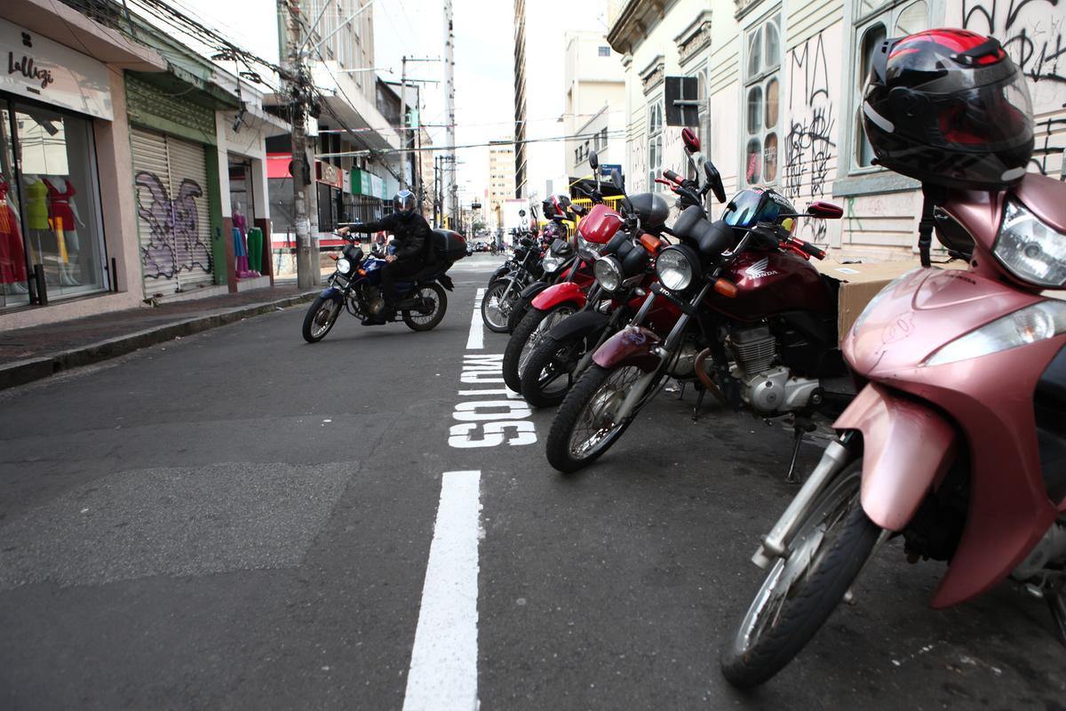Prefeitura reforça que há um Grupo de Trabalho que estuda as implicações jurídicas e técnicas que envolvem os serviços de mototáxi e motofrete (Rodrigo Zanotto)