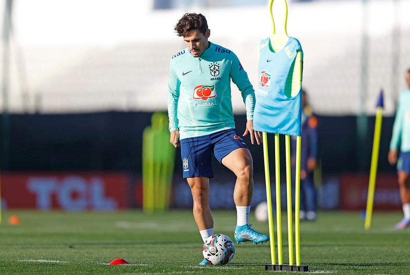 Raphael Veiga durante treinamento da Seleção Brasileira (Rafael Ribeiro/CBF)