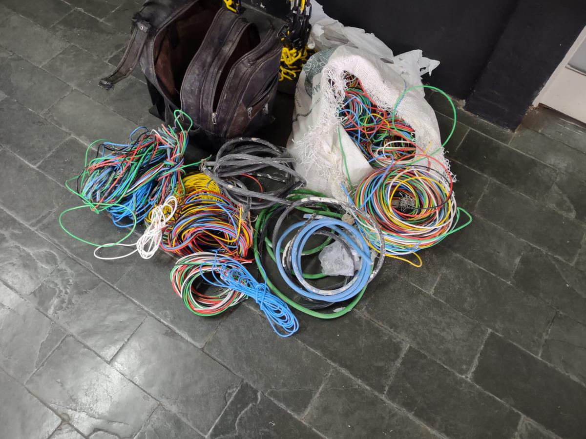 Fios de cobre encontrados pela Guara Municipal de Campinas (Divulgação)