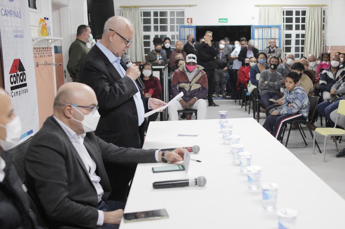 Cerimônia de entrega de títulos de posse de imóveis pela Cohab Campinas: programa de amplo alcance social (Divulgação)