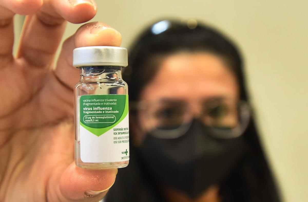 Procura por vacinas contra a gripe em clínicas particulares aumentou 70% em relação ao ano passado (Carlos Bassan)