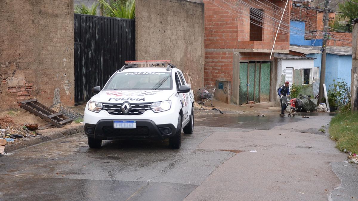 Após denúncias, PM foi até a casa onde as crianças estavam sozinhas (Alessandro Torres)