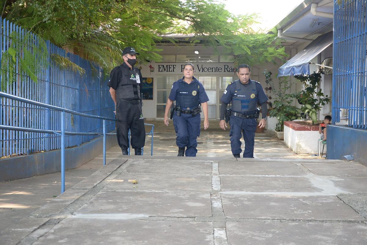 Agentes da Guarda Municipal de Campinas foram destacados para atender o maior número possível de unidades de ensino através de rondas escolares para trazer tranquilidade aos pais, alunos, professores e funcionários (Alessandro Torres)