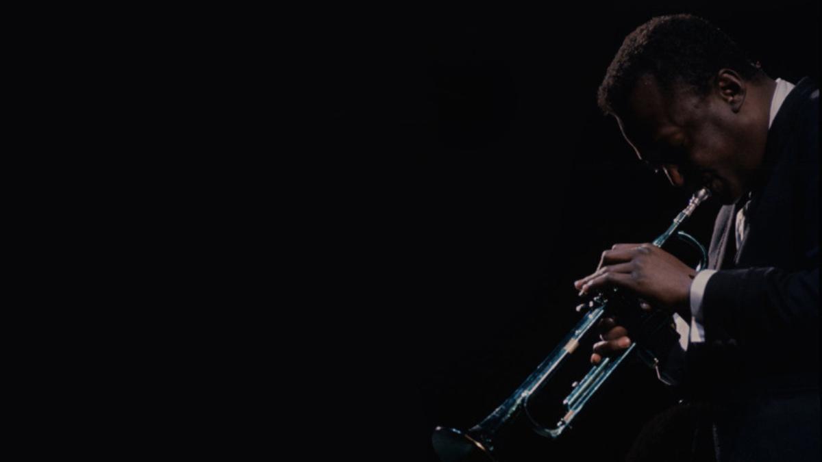 O trompetista Miles Davis, que morreu em 1991, foi um dos músicos mais influentes na história do jazz (Divulgação)