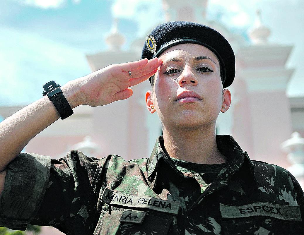 Exército Brasileiro se prepara para ter mulheres combatentes em