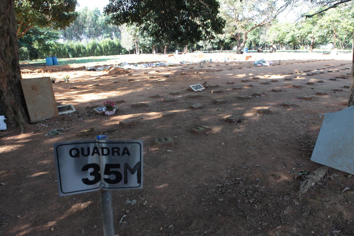 Remoção estava sendo feita de sepulturas da Quadra 35, segundo reclamante (Rodrigo Zanotto)