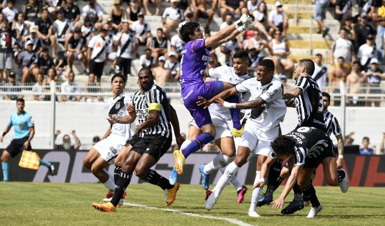 Ponte Preta esbarra em forte marcação do Ceará e empata sem gols na Série B (Marcos Ribolli)