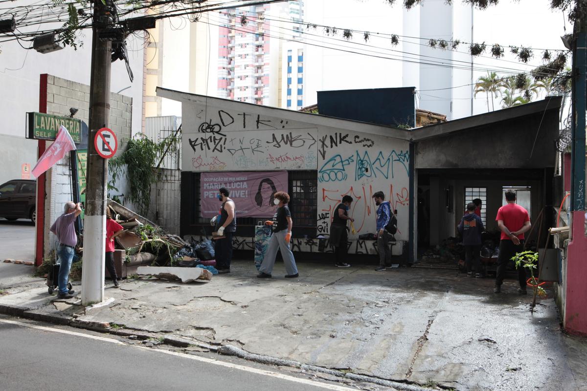 Imóvel ocupado na Rua Delfino Cintra, no bairro Botafogo, em Campinas, pelo Movimento de Mulheres Olga Benário para servir de atendimento a mulheres vítimas de violência (Rodrigo Zanotto)