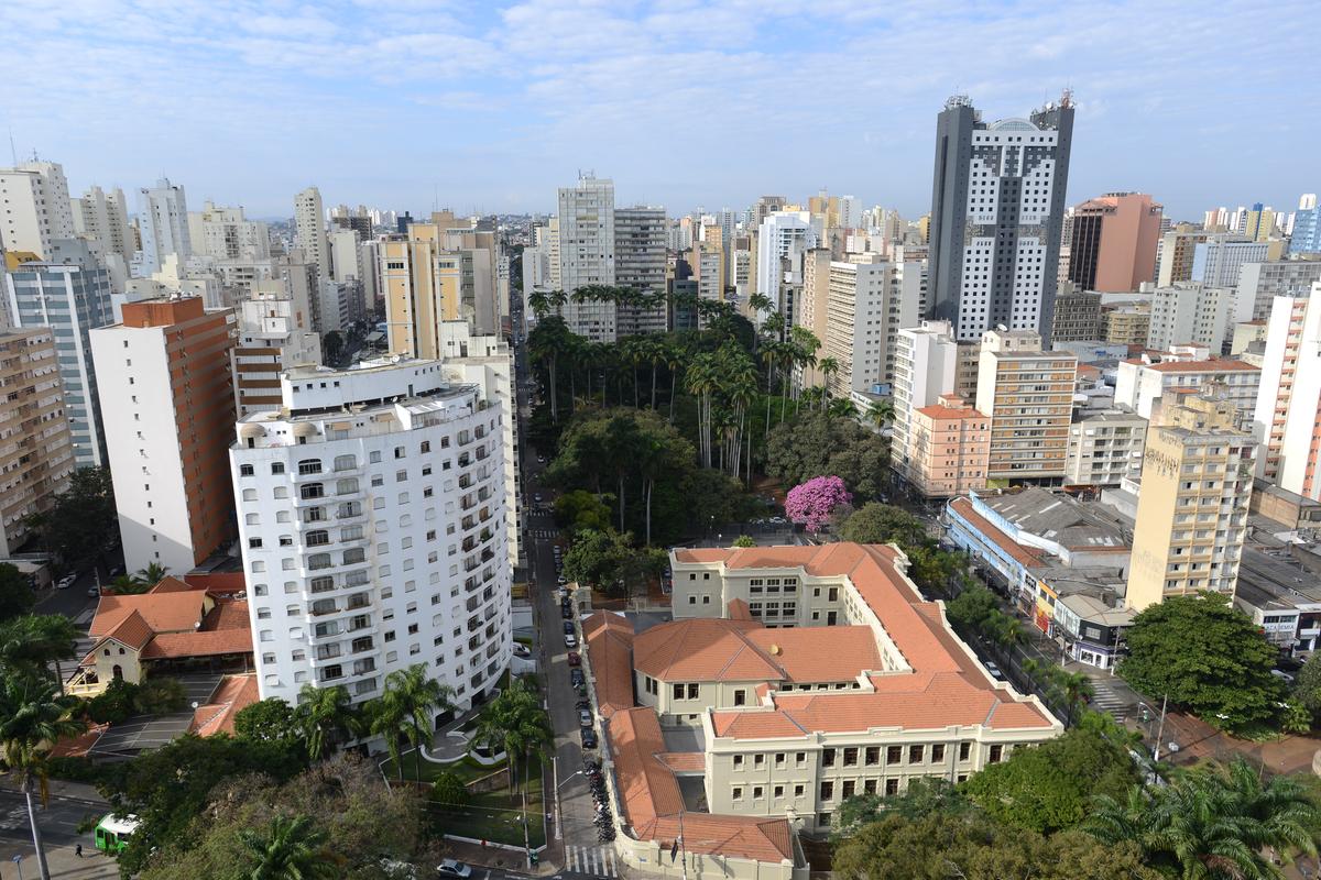 Região beneficiada tem cerca de 1.900 lotes, onde ficam 429 imóveis verticais e 1.400 horizontais (Carlos Bassan/ PMC)