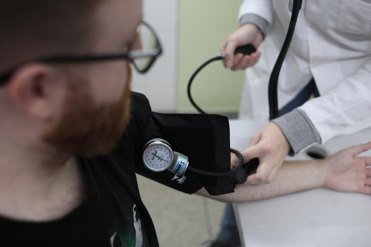 Hipertensão arterial é uma doença silenciosa; por isso é fundamental fazer o diagnóstico precoce, iniciar o tratamento imediatamente e adotar hábitos saudáveis (Kamá Ribeiro)
