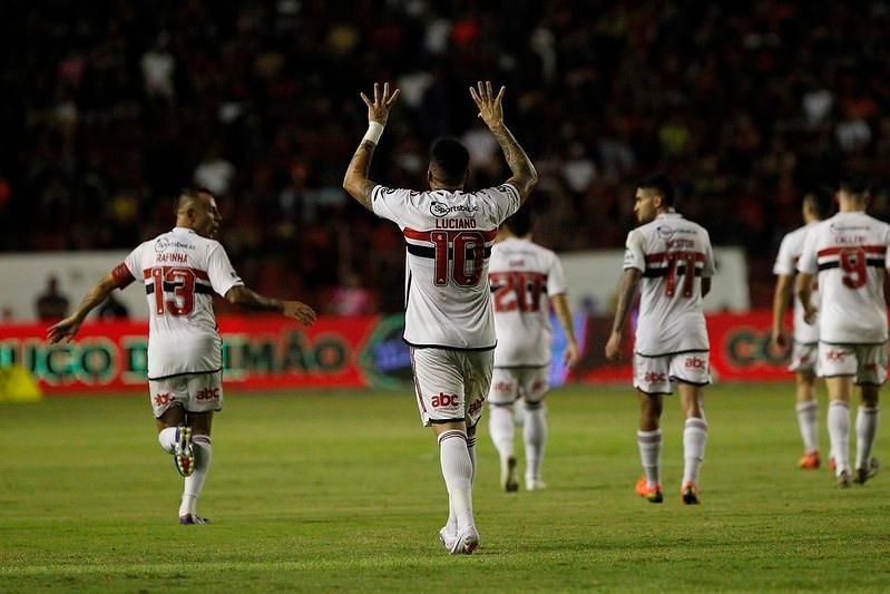 Luciano abriu o placar na Ilha do Retiro (Rubens Chiri / saopaulofc.net)