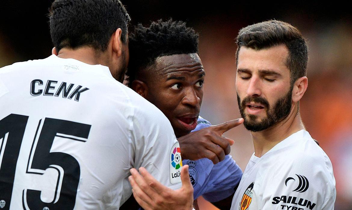Jogador brasileiro ainda seria expulso nos minutos finais do jogo (PABLO MORANO)