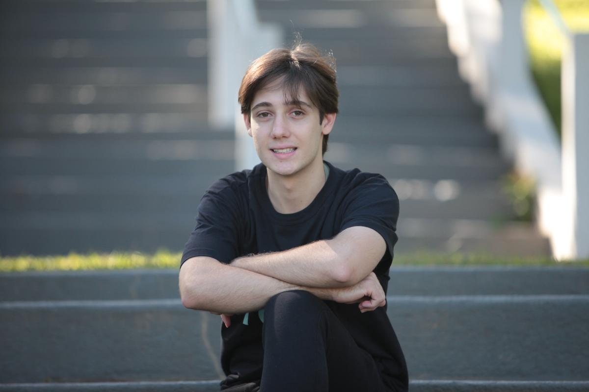 Ao invés de baladas, o jovem prefere estar com os amigos, realizar os debates e passear junto à natureza (Rodrigo Zanotto)