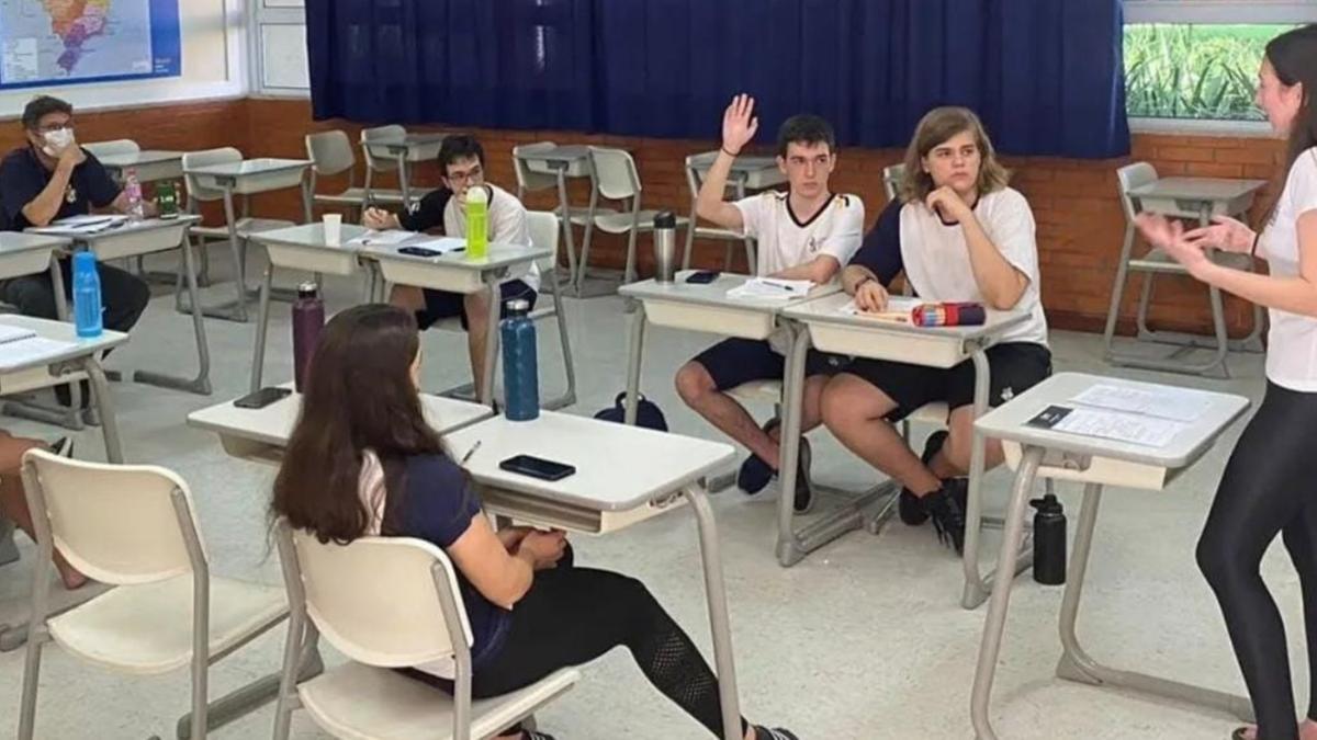 Matheus incentiva os jovens a participarem de debates (Arquivo pessoal)
