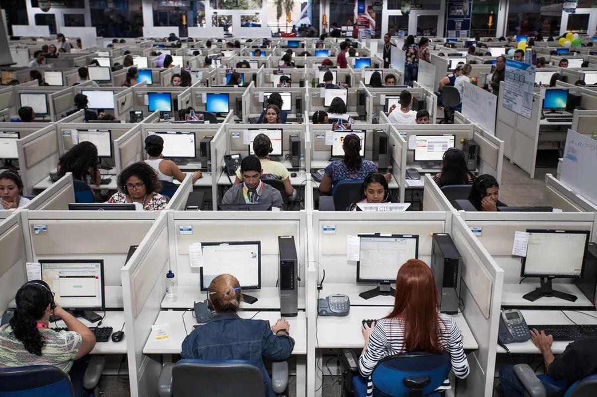 Vagas geradas foram principalmente pelo setor de serviço, com 3.075 novos postos criados em abril ocupados por jovens entre 18 e 24 anos, com ensino médio completo e que receberão salário médio de R$ 1.971 (Divulgação)
