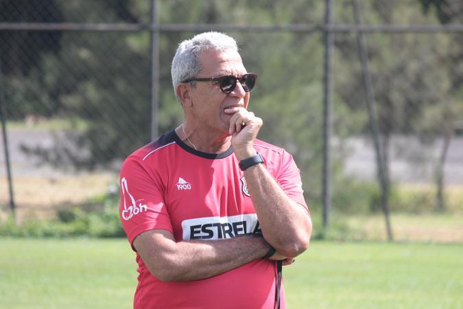 Hélio dos Anjos chegou à Ponte Preta em 2022 e comandou o time em 65 jogos (Karen Fontes/Pontepress)
