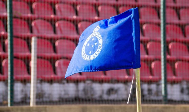 Cruzeiro acerta com o técnico uruguaio Paulo Pezzolano 