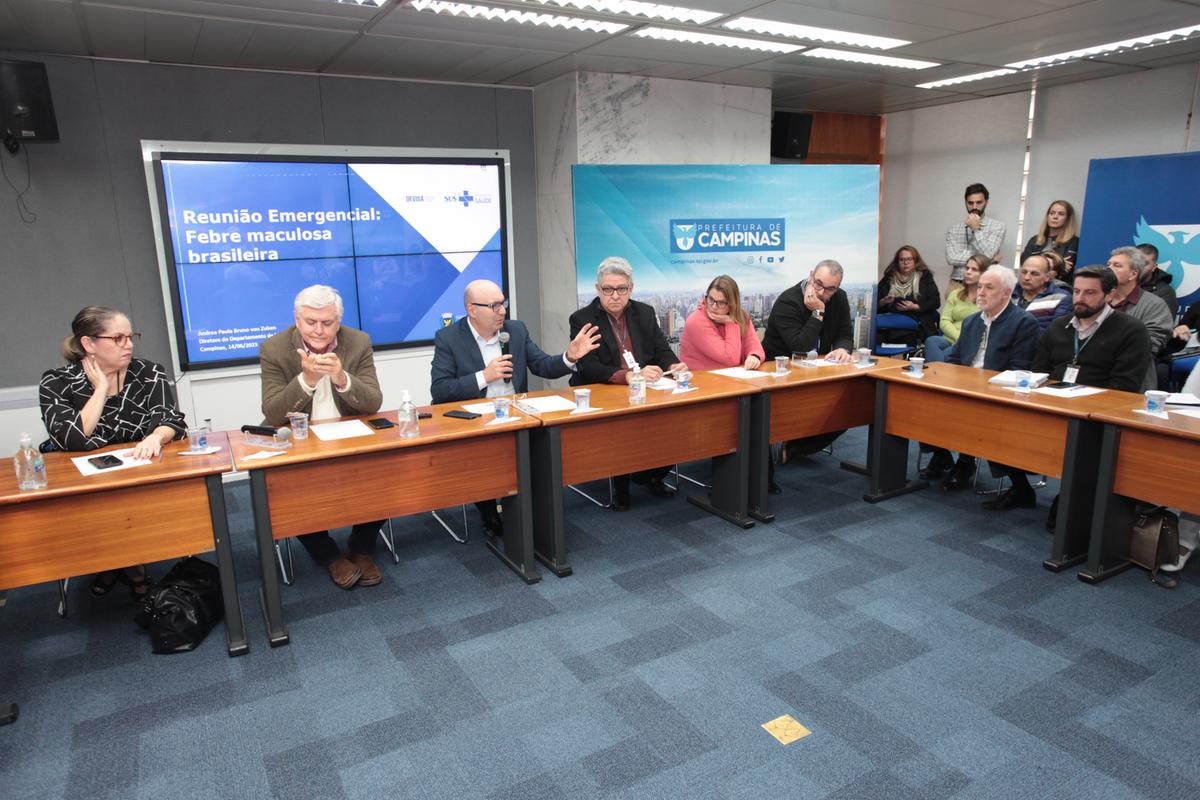 O prefeito Dário Saadi se reuniu na manhã de ontem com as autoridades sanitárias do município para definir um plano de prevenção contra a febre maculosa em Campinas (Rodrigo Zanotto)