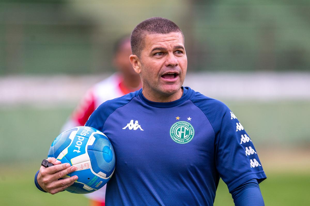 Louzer arregaçou as mangas e iniciou o trabalho no Guarani (Thomaz Marostegan/Guarani FC)